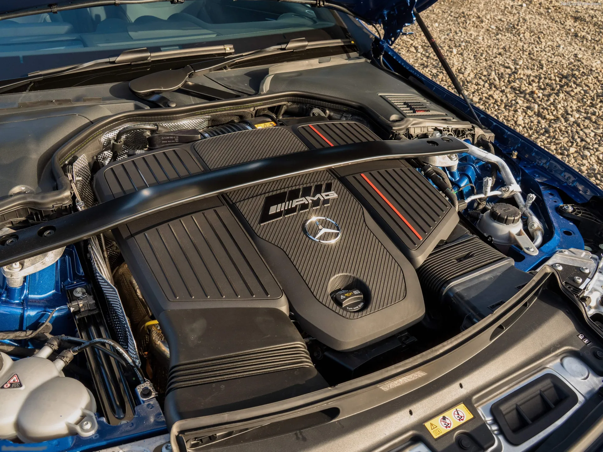 Mercedes-Benz CLE53 AMG Cabriolet [UK] (2025) – motorový prostor