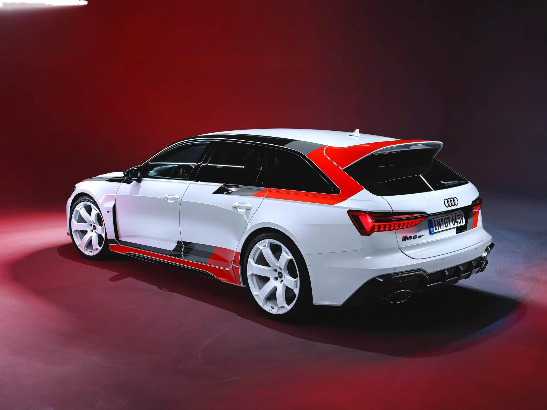 Audi RS6 Avant GT (2024) – zadní tříčtvrteční pohled