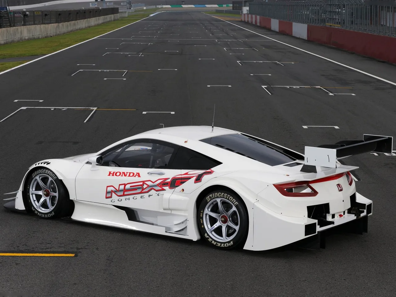 Honda NSX-GT Concept (2013) – zadní tříčtvrteční pohled