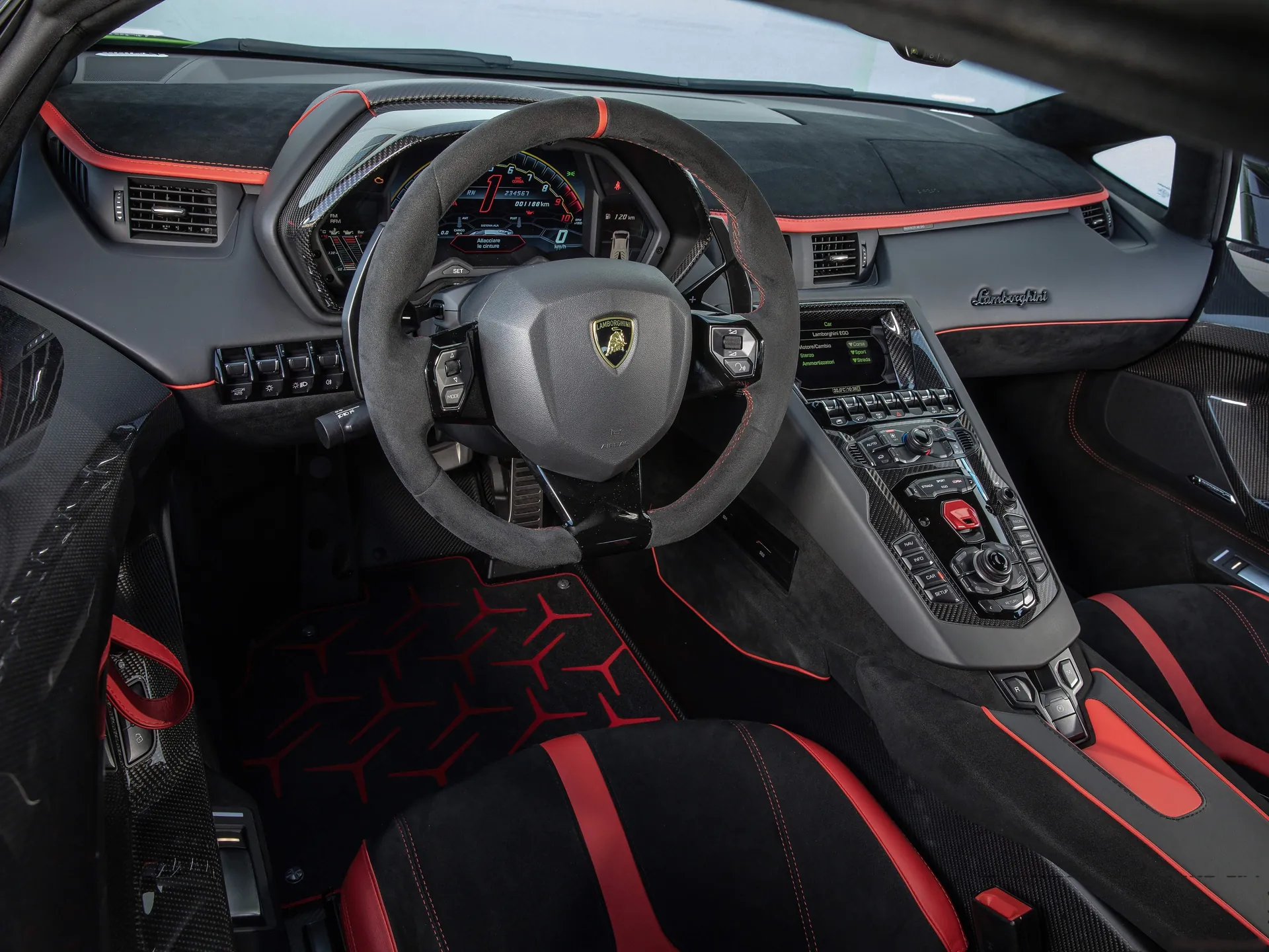 Lamborghini Aventador SVJ (2019) – interiér
