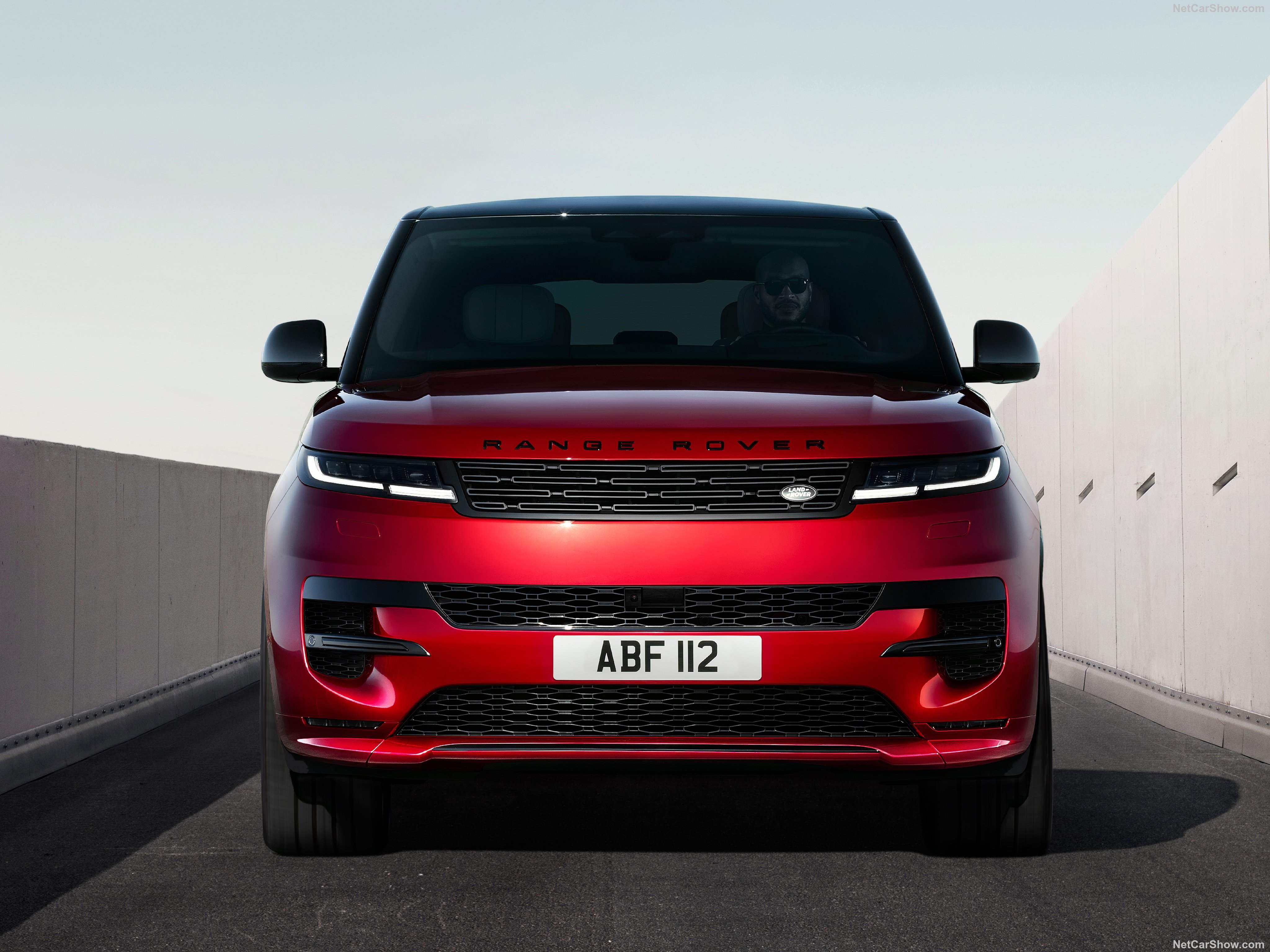 Land Rover Range Rover Sport (2023) - Front