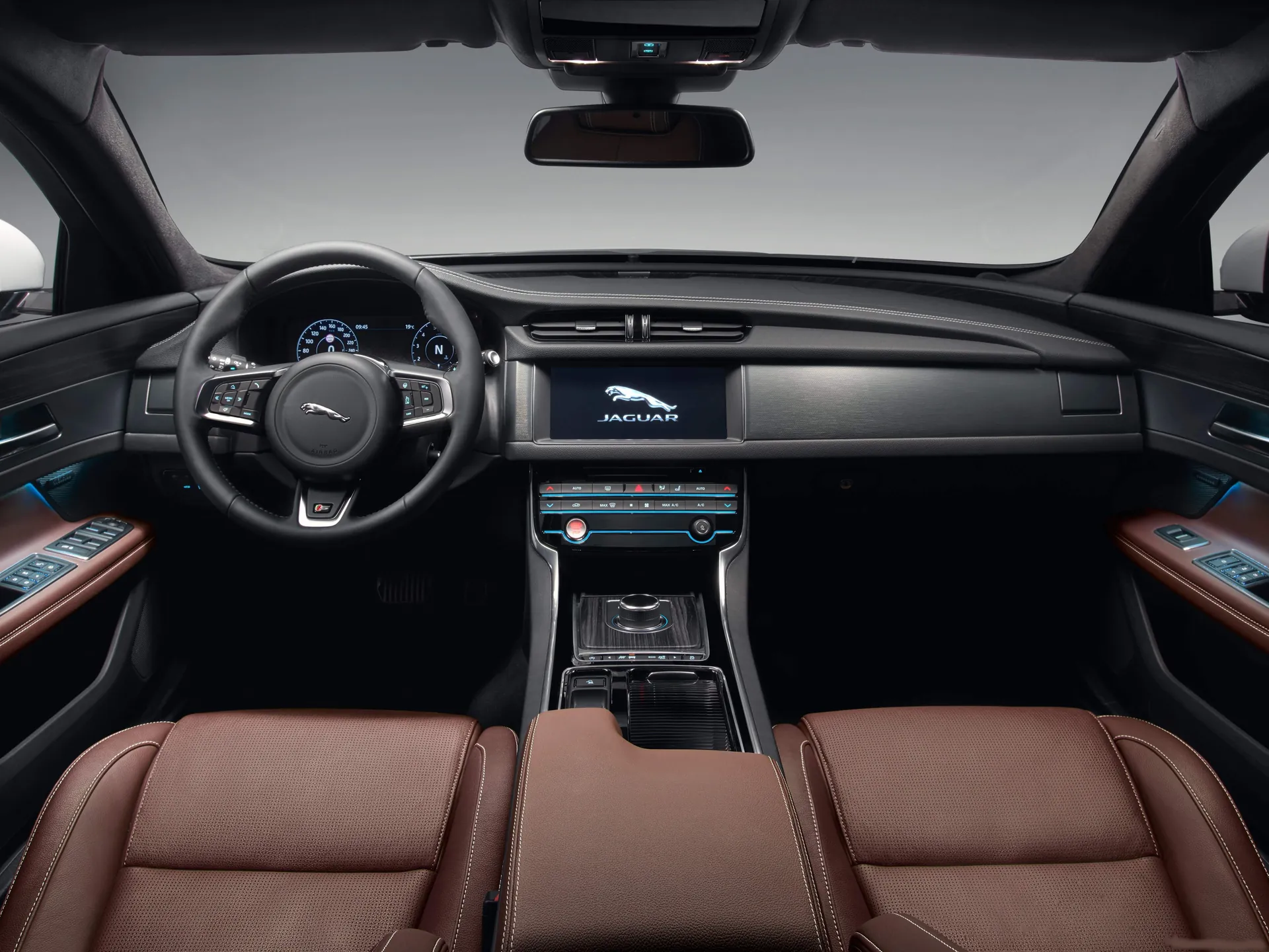 Jaguar XF Sportbrake (2018) - Interior