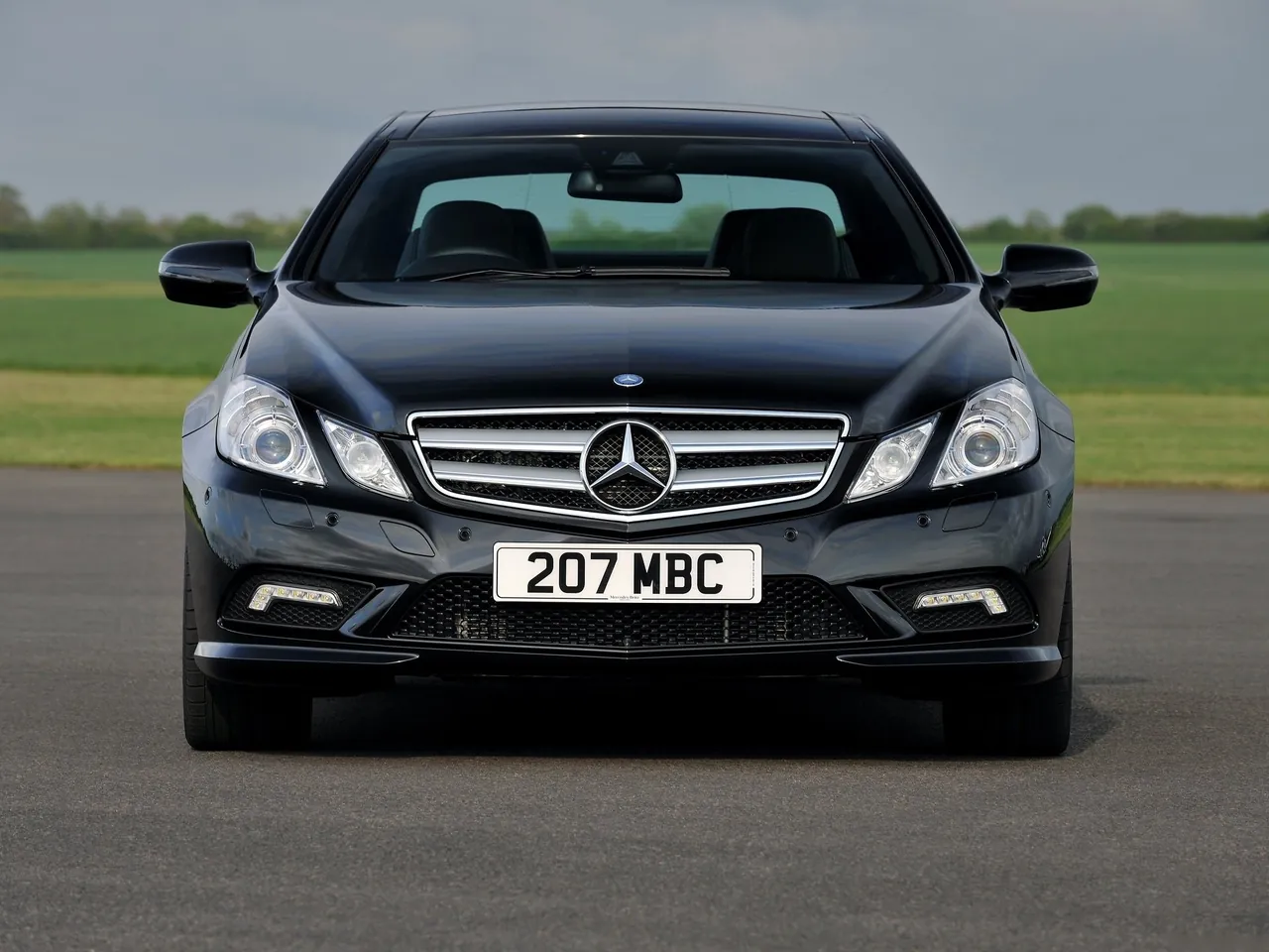 Mercedes-Benz E-Class Coupe [UK] (2010) - Front