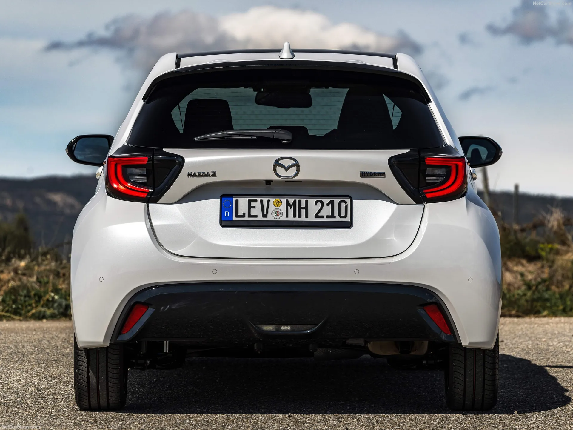 Mazda 2 Hybrid (2026) – zezadu