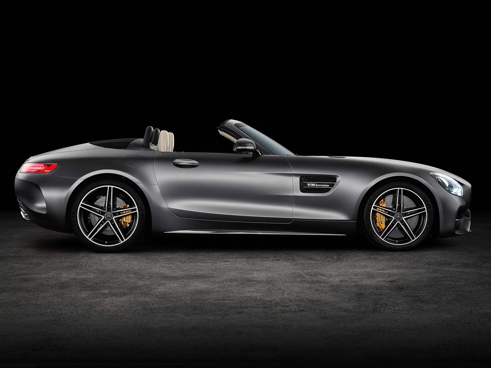 Mercedes-Benz AMG GT C Roadster (2017) – boční profil