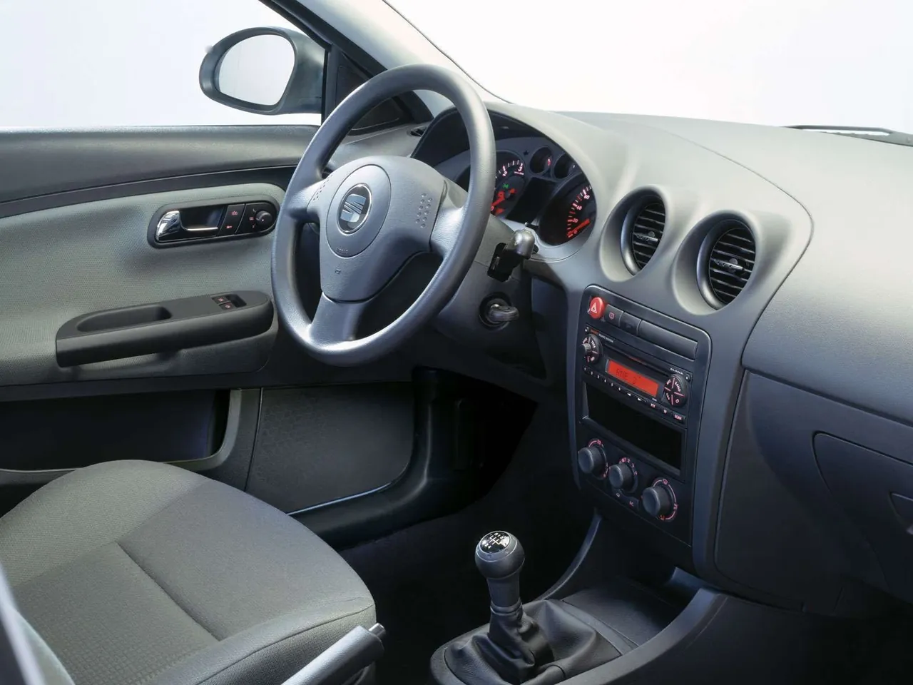Seat Ibiza 1.4 TDI (2003) – interiér