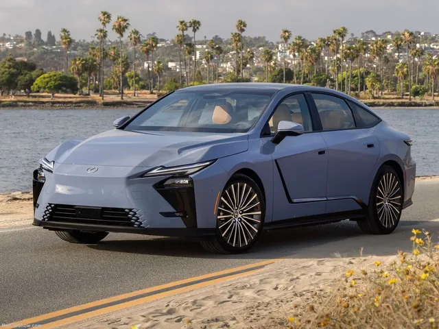 Lexus ES 350e (2026)