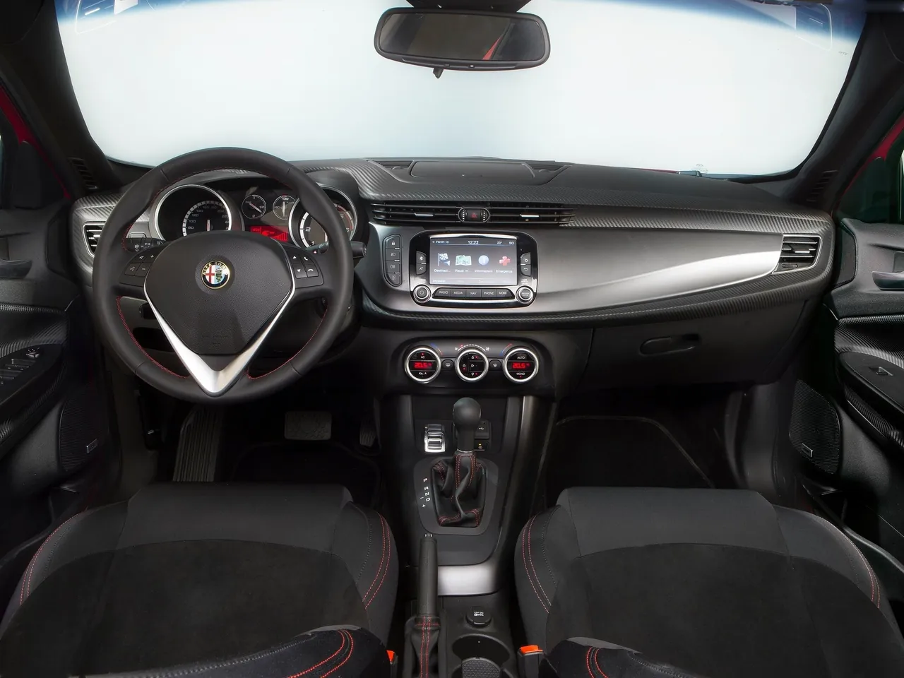 Alfa Romeo Giulietta Sprint (2015) – interiér