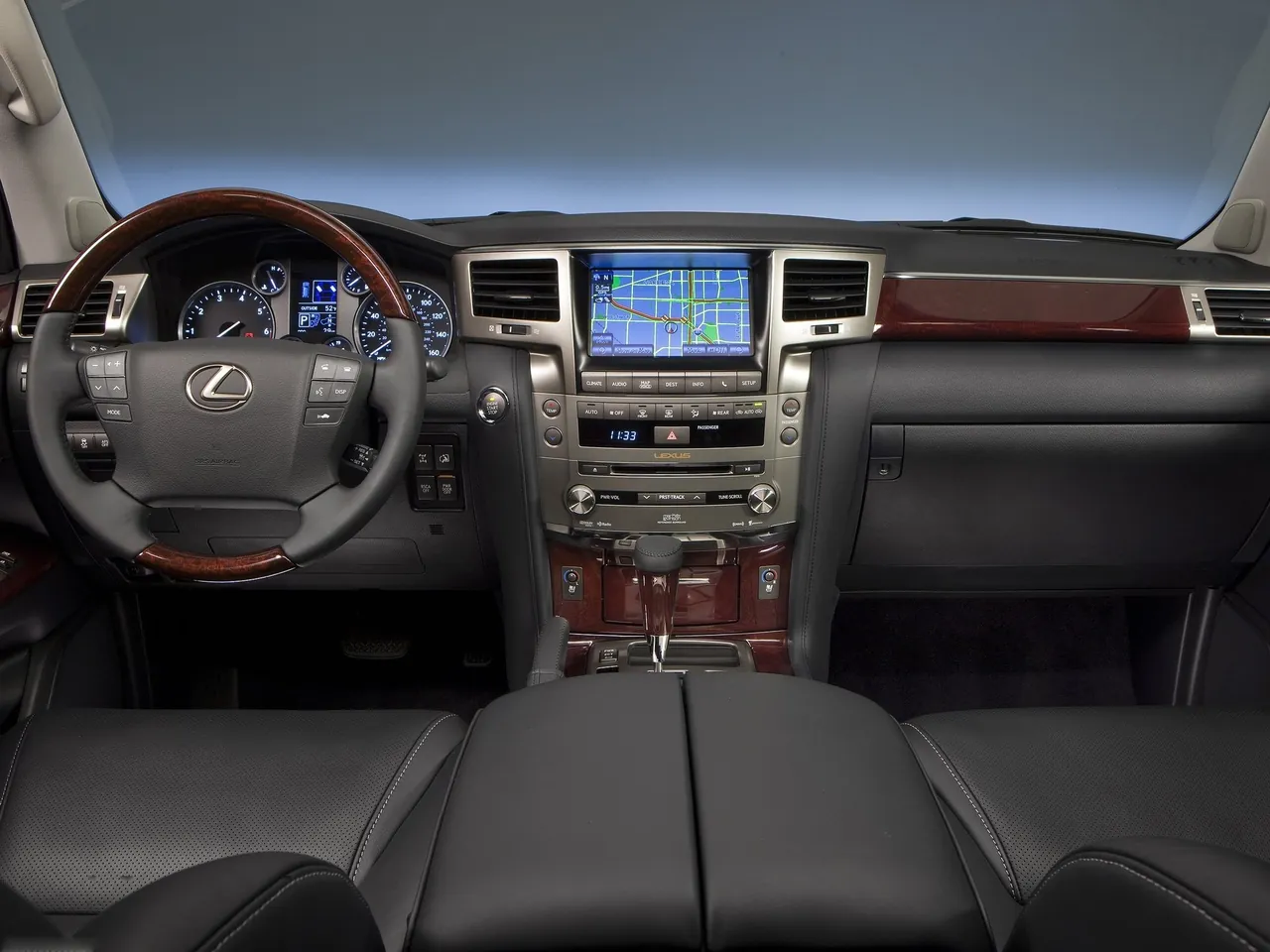 Lexus LX 570 (2013) – interiér