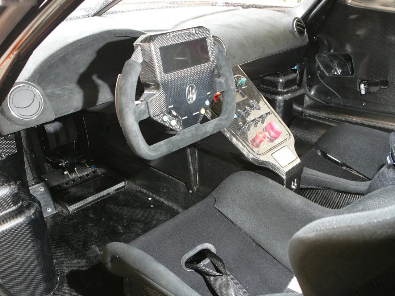 Edo Maserati MC12 Corsa (2007) – interiér