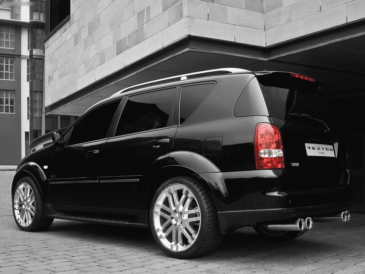 SsangYong Rexton R-Line (2009) – zadní tříčtvrteční pohled