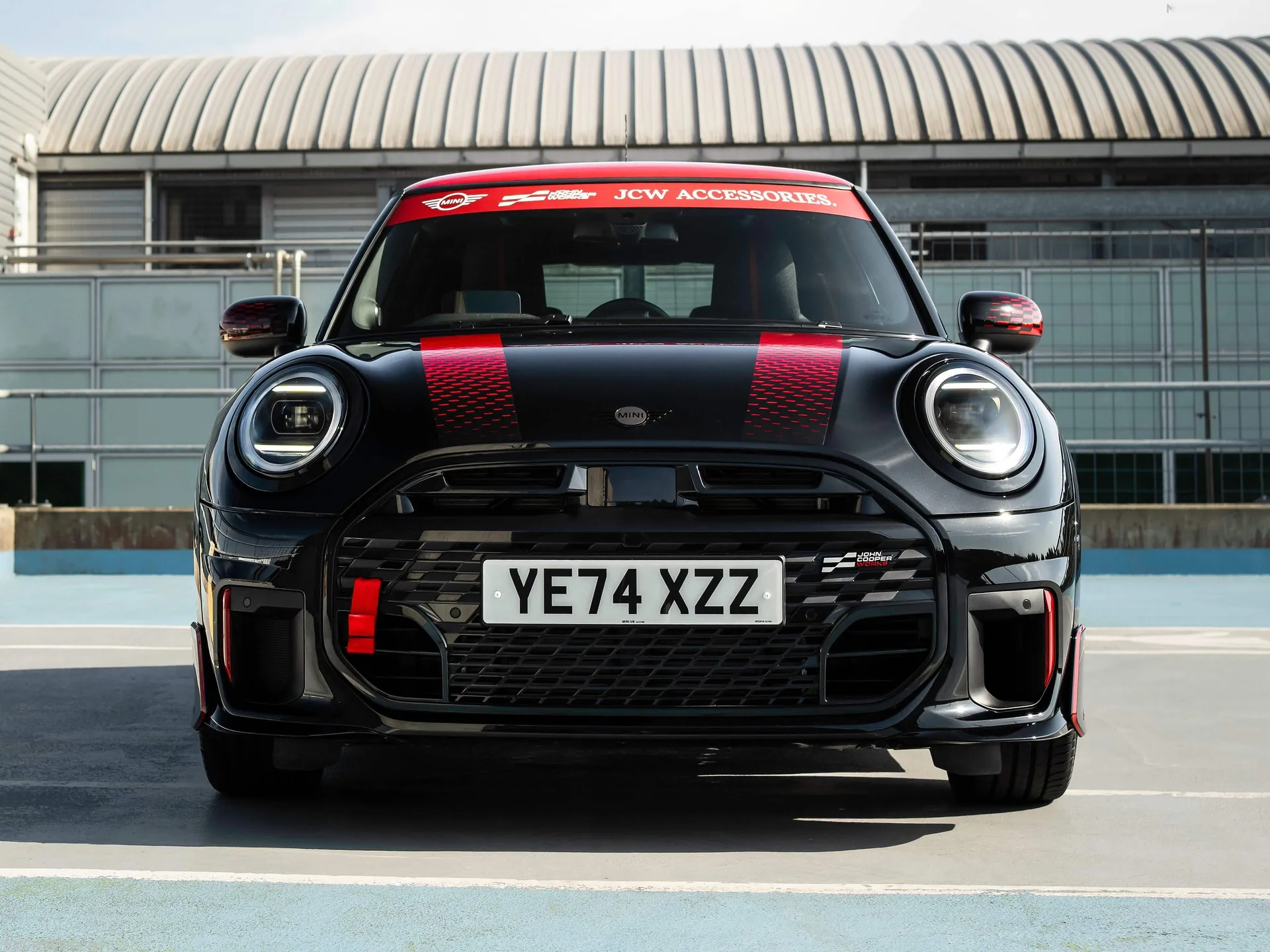 Mini John Cooper Works Accessories (2025) – zepředu