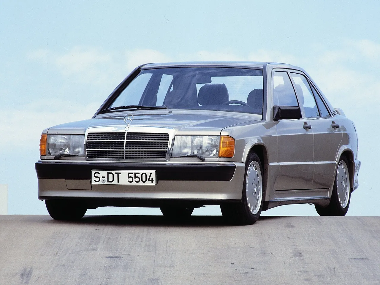 Mercedes-Benz 190E (1984)