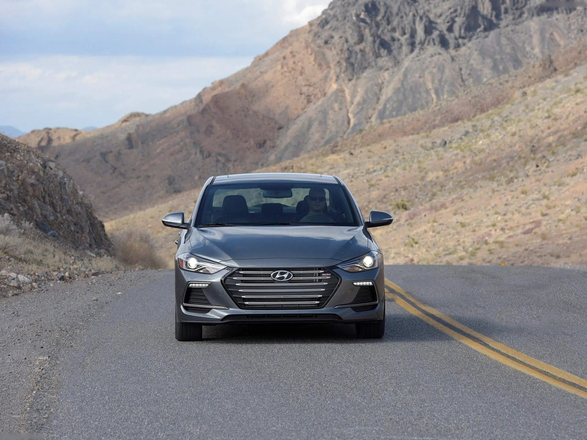 Hyundai Elantra Sport (2017) – zepředu