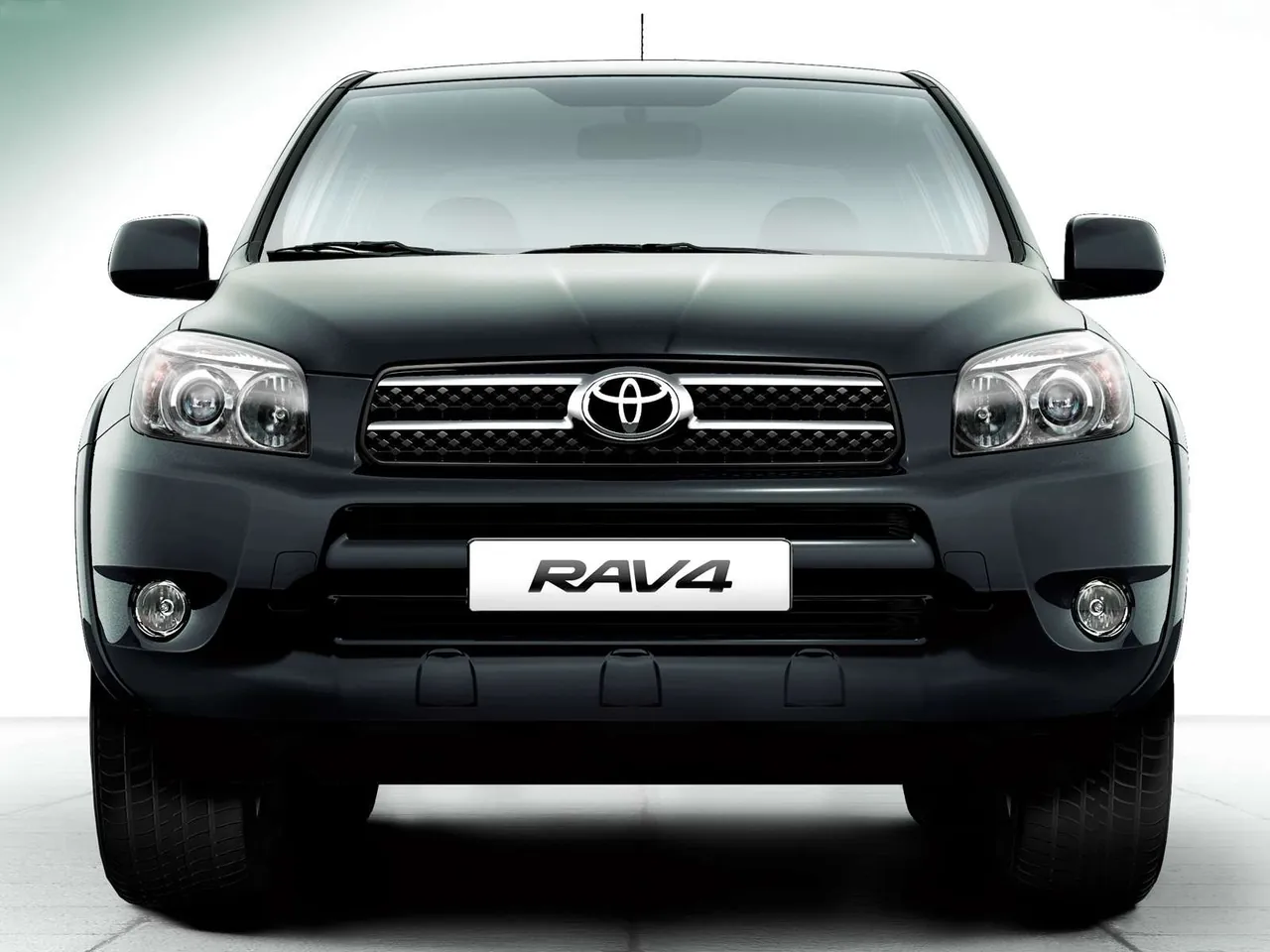 Toyota RAV4 X (2006) - Front