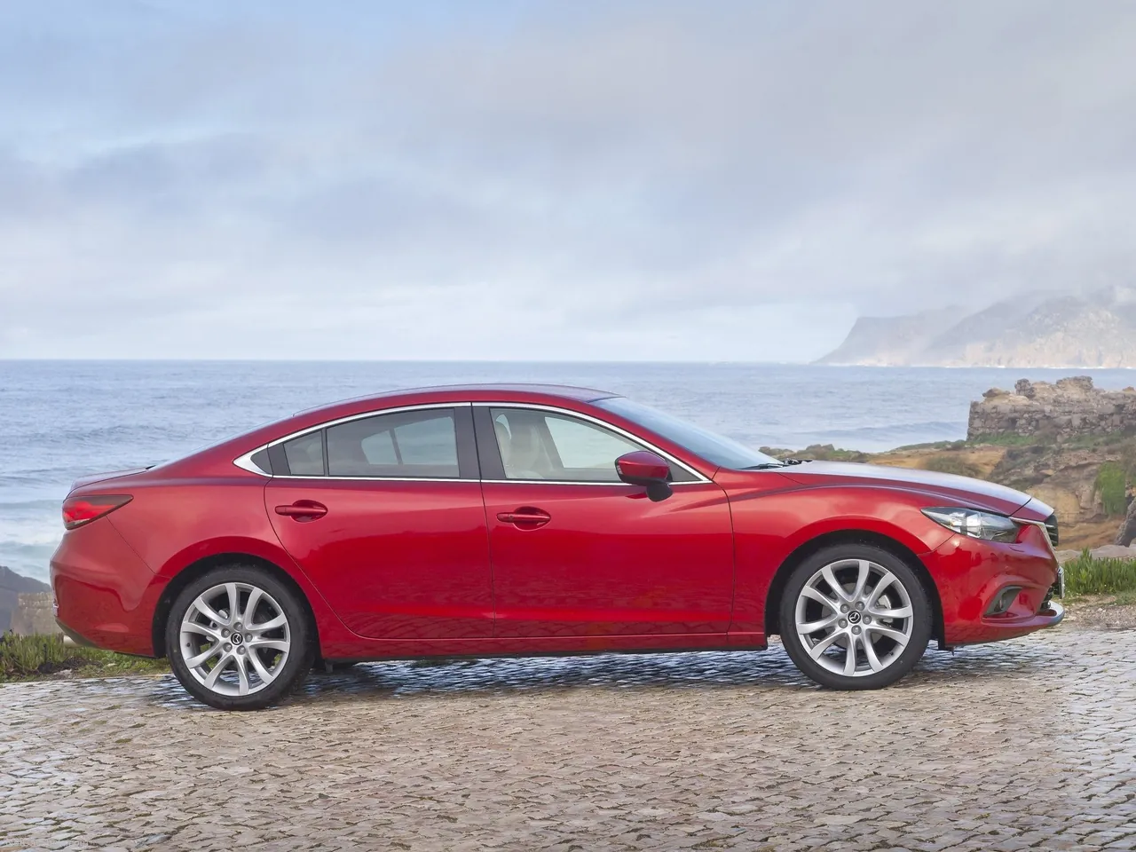 Mazda 6 Sedan (2013) – boční profil