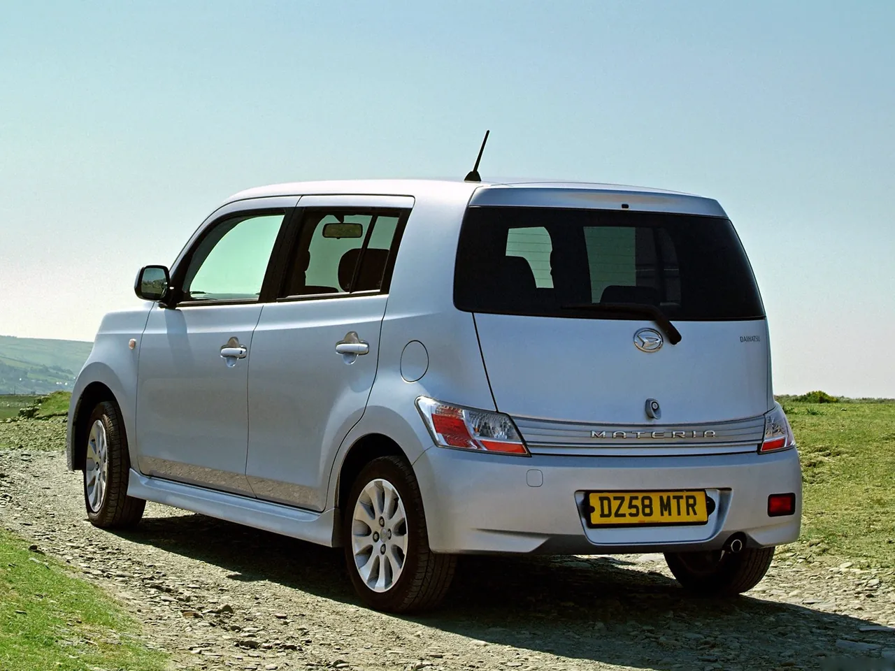 Daihatsu Materia (2008) – zadní tříčtvrteční pohled