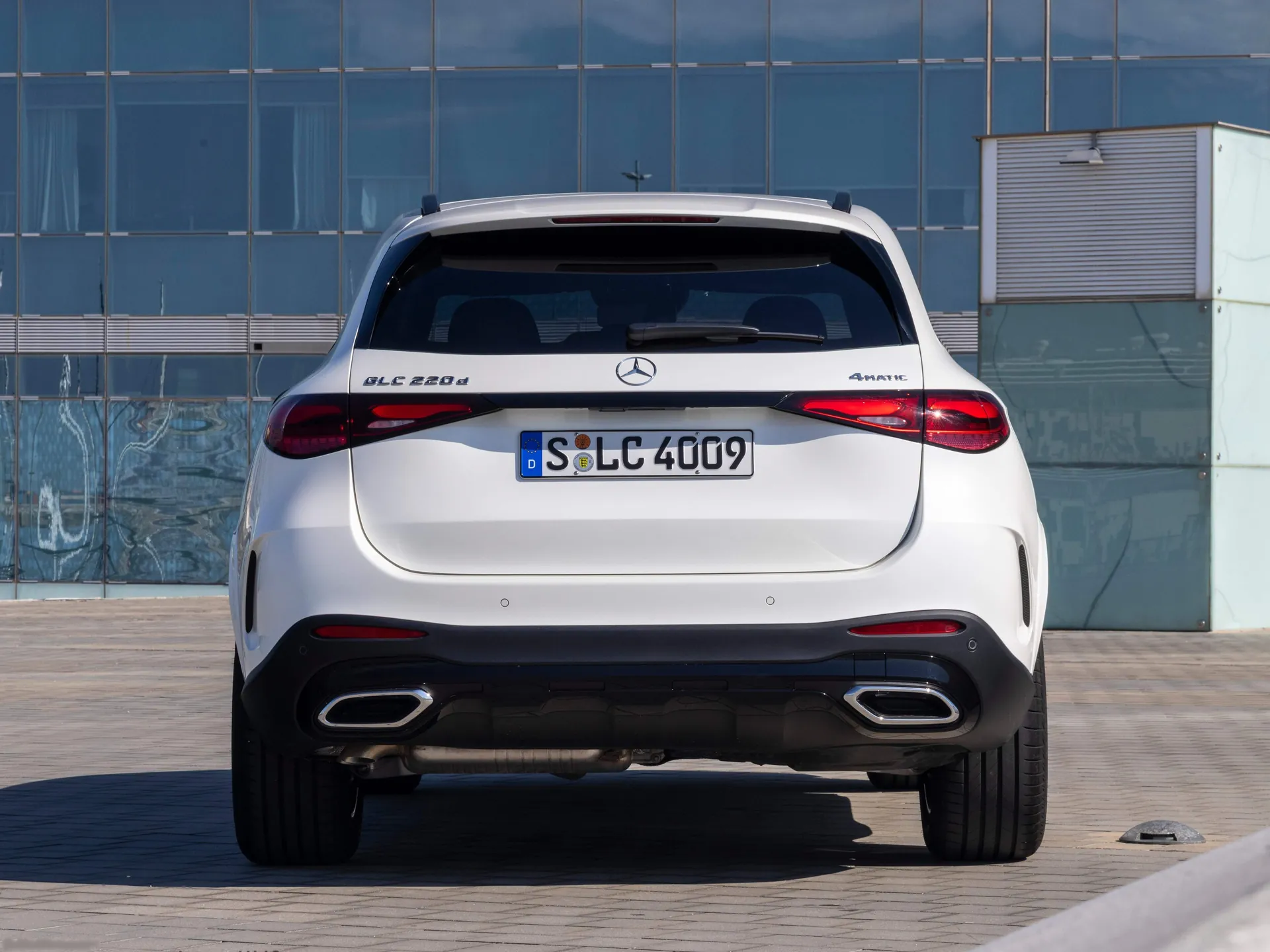 Mercedes-Benz GLC (2023) – zezadu