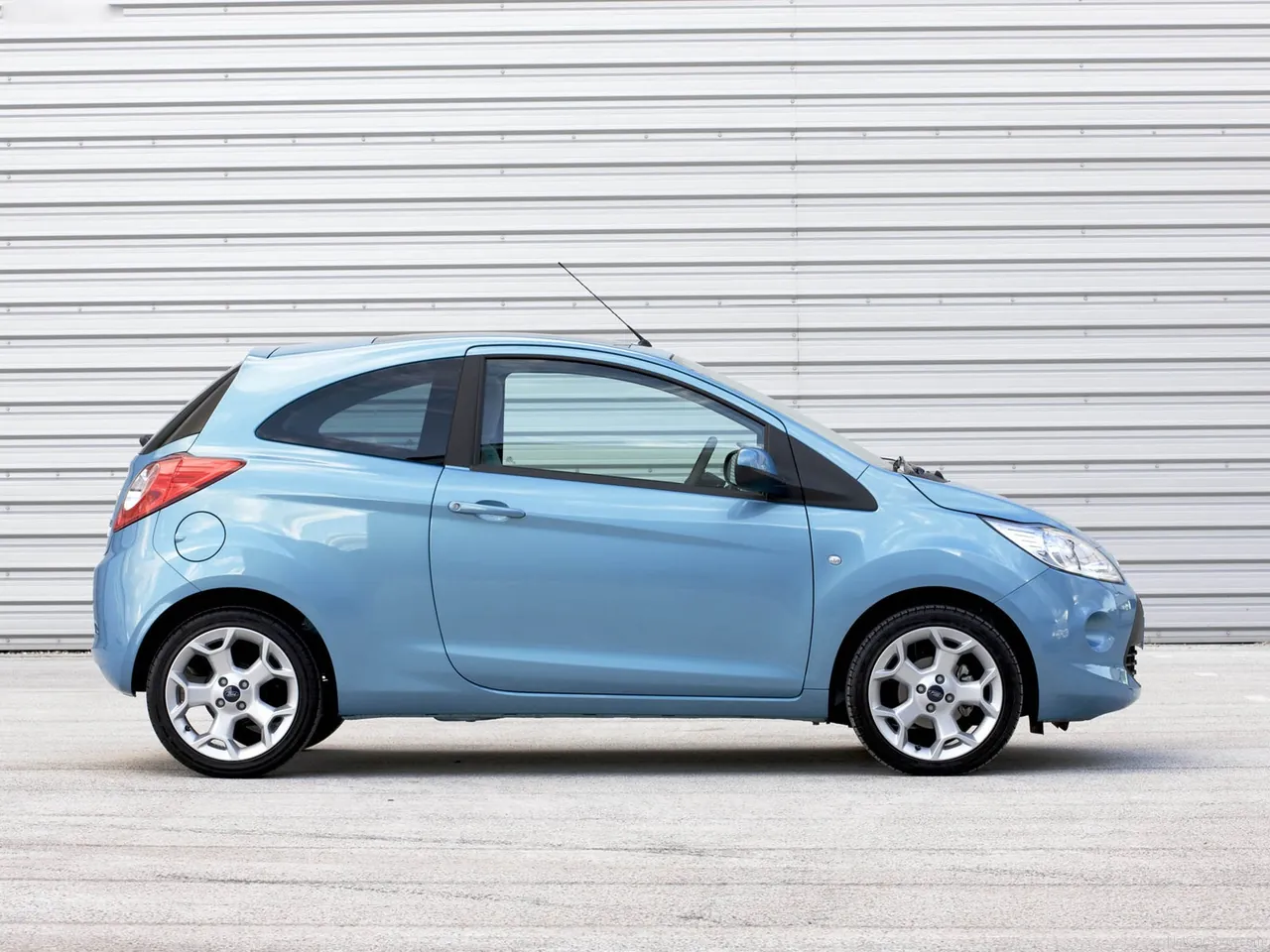 Ford Ka (2009) – boční profil