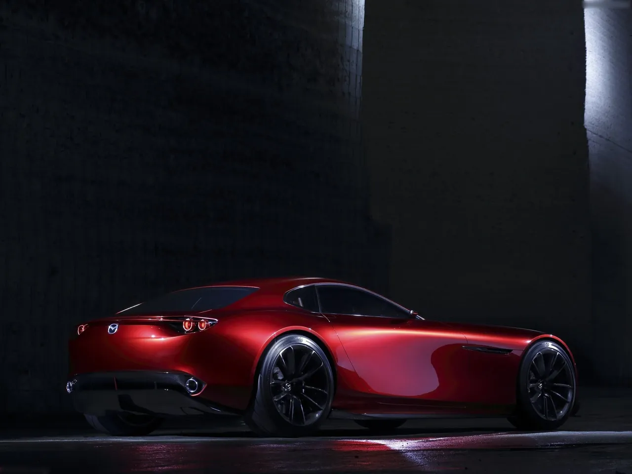 Mazda RX-Vision Concept (2015) – zadní tříčtvrteční pohled