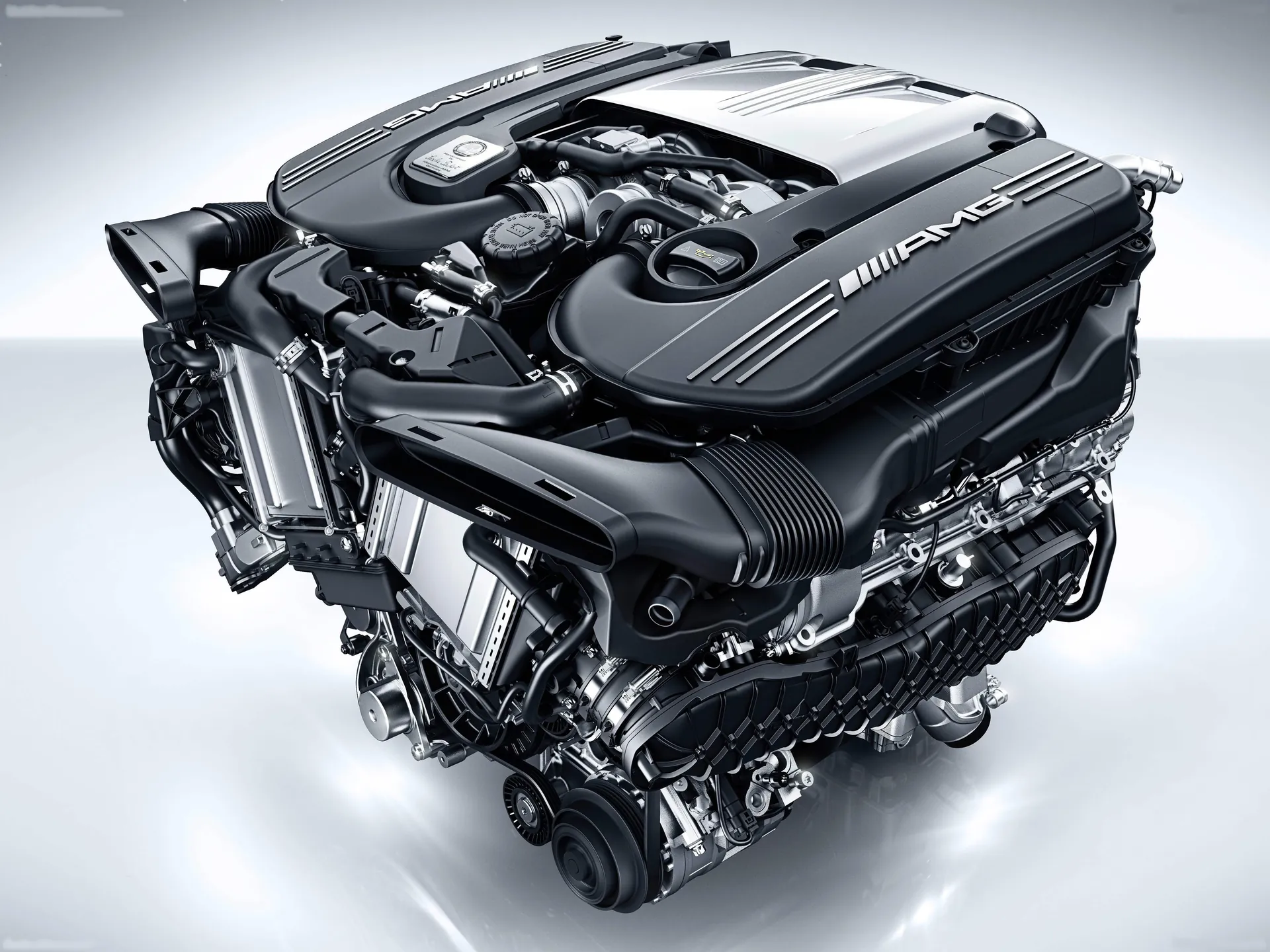 Mercedes-Benz C63 S AMG Sedan (2019) – motor