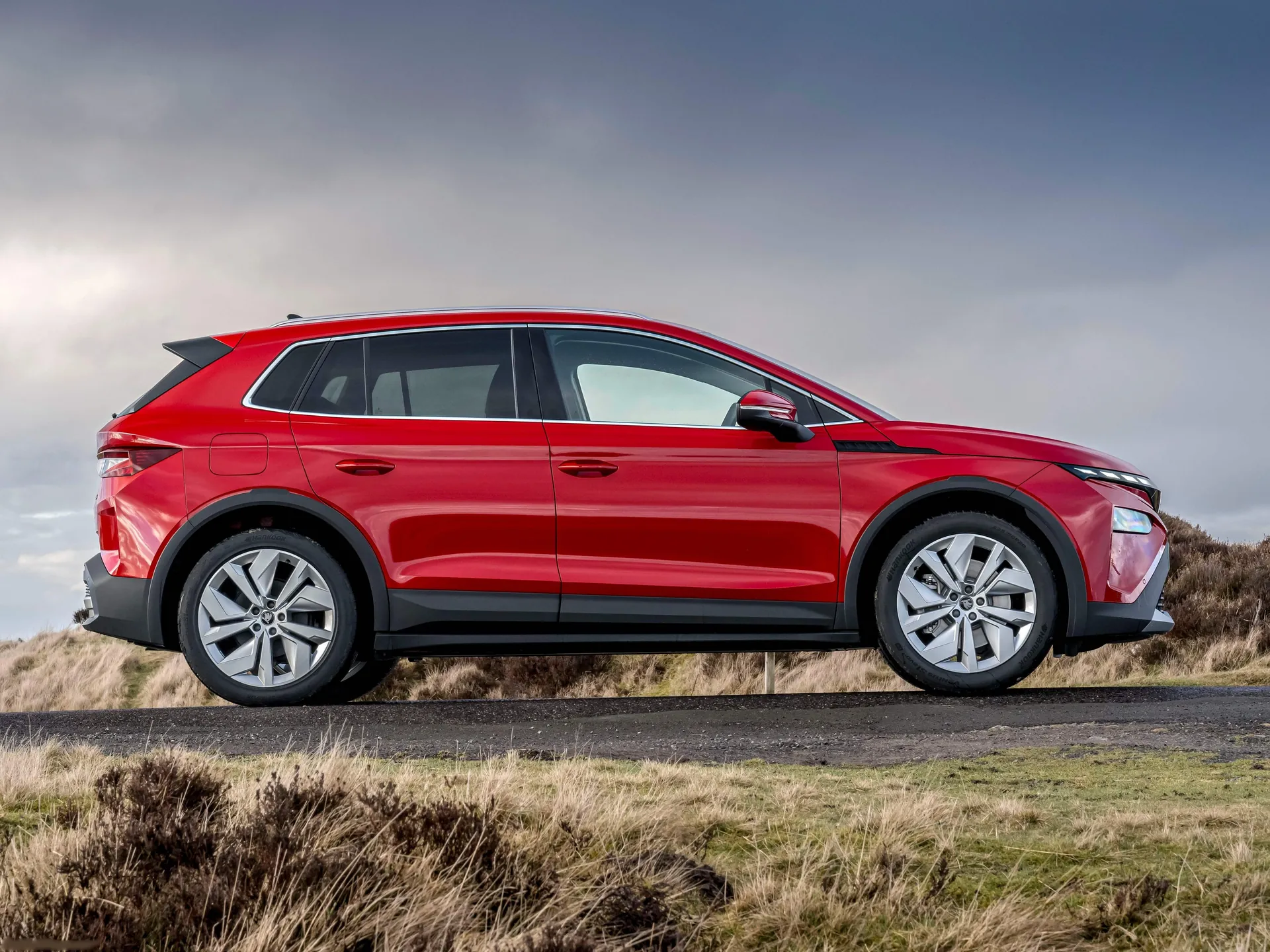 Skoda Elroq [UK] (2025) – boční profil