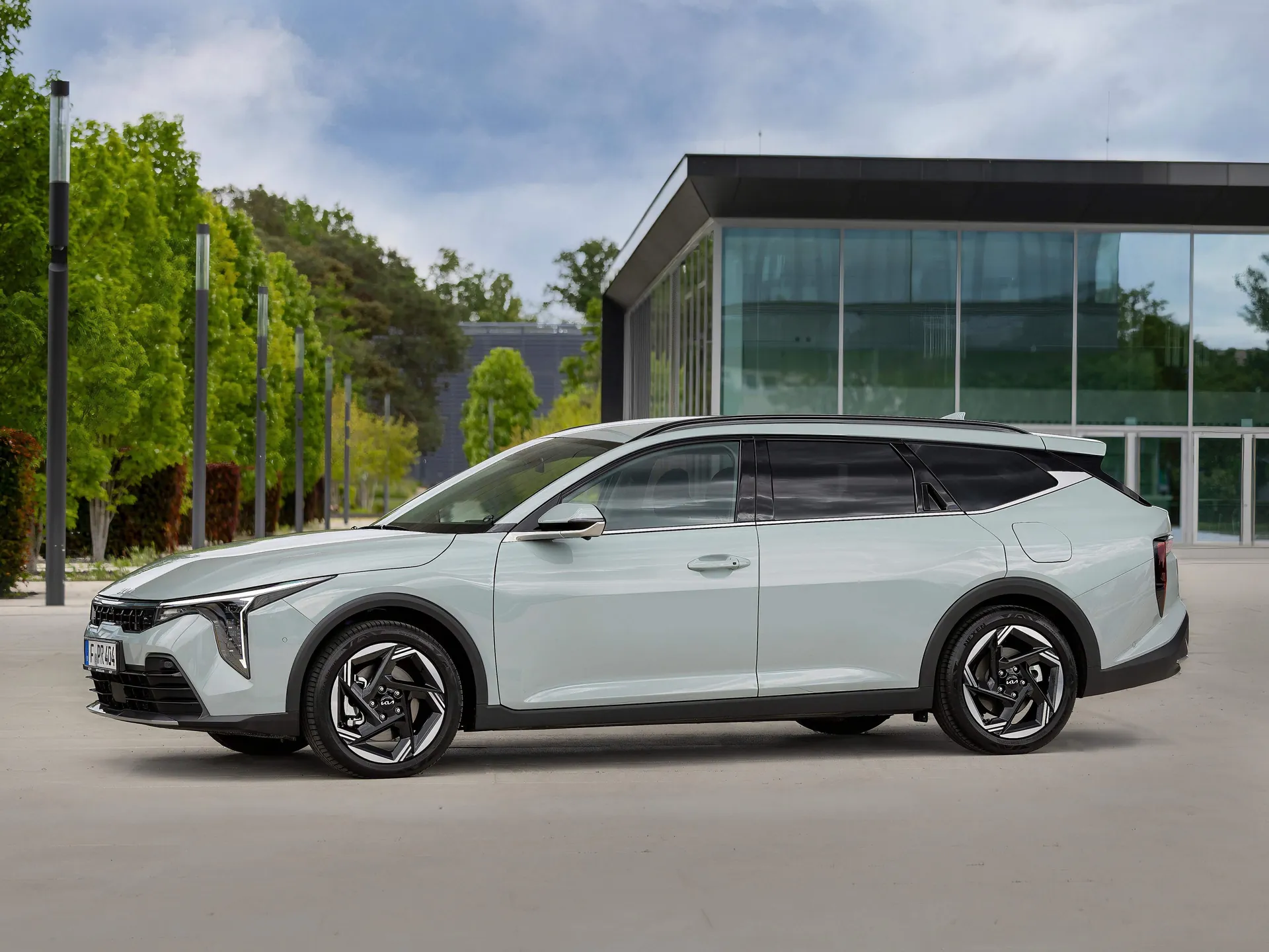 Kia K4 Sportswagon (2027) – boční silueta