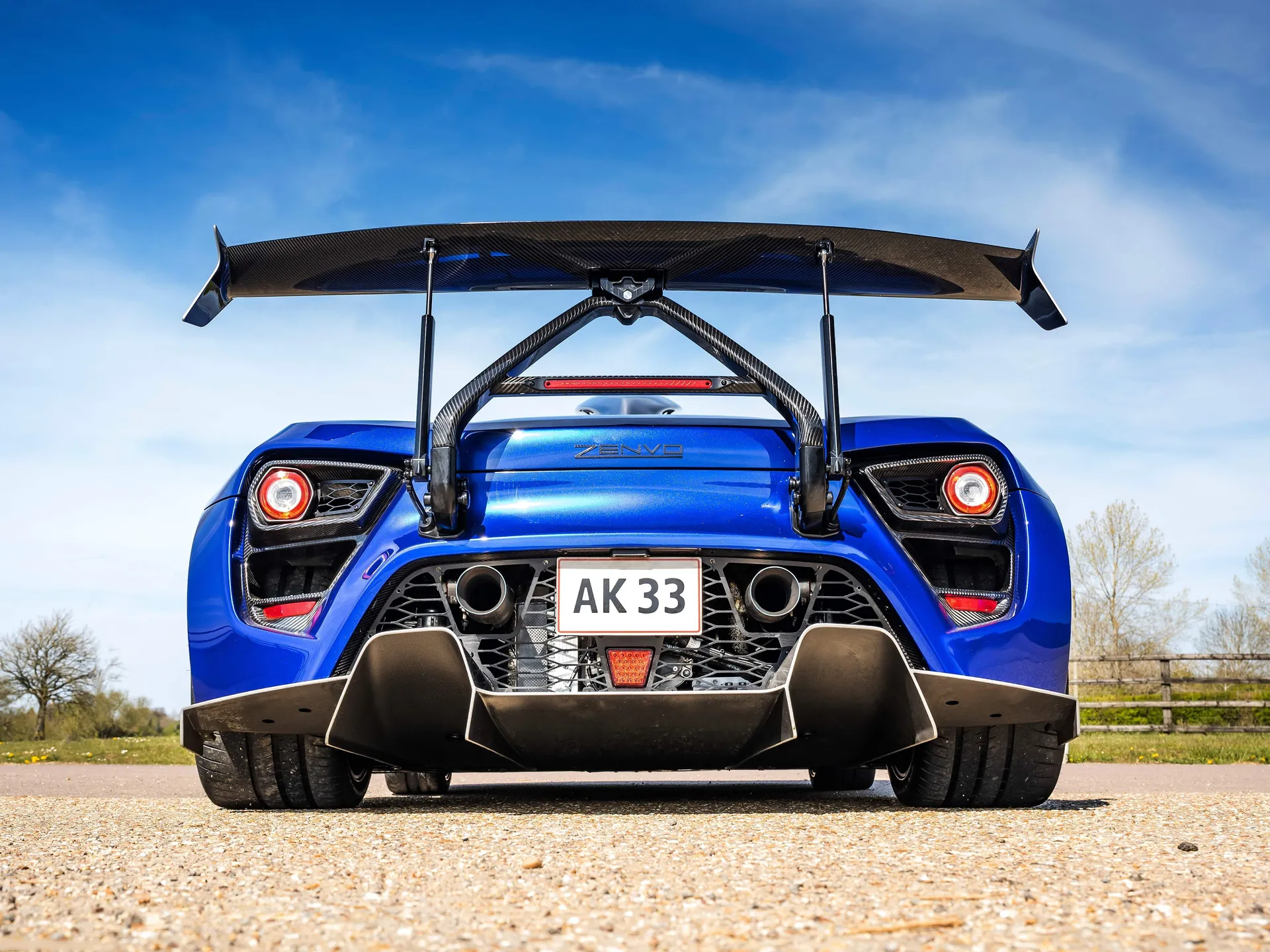 Zenvo TSR-S (2020) – zezadu