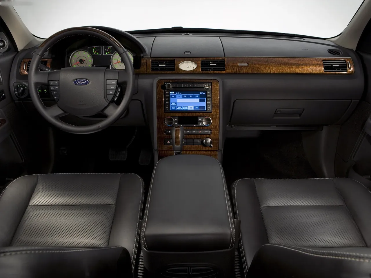 Ford Taurus (2008) – interiér