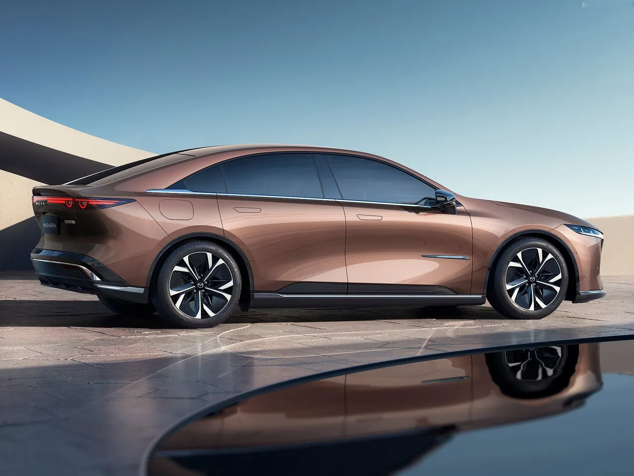 Mazda EZ-6 [CN] (2025) – zadní pohled