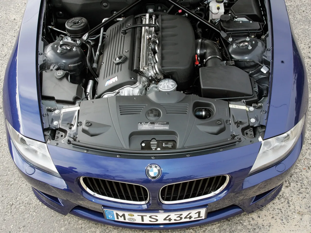BMW Z4 M Coupe (2006) – motorový prostor