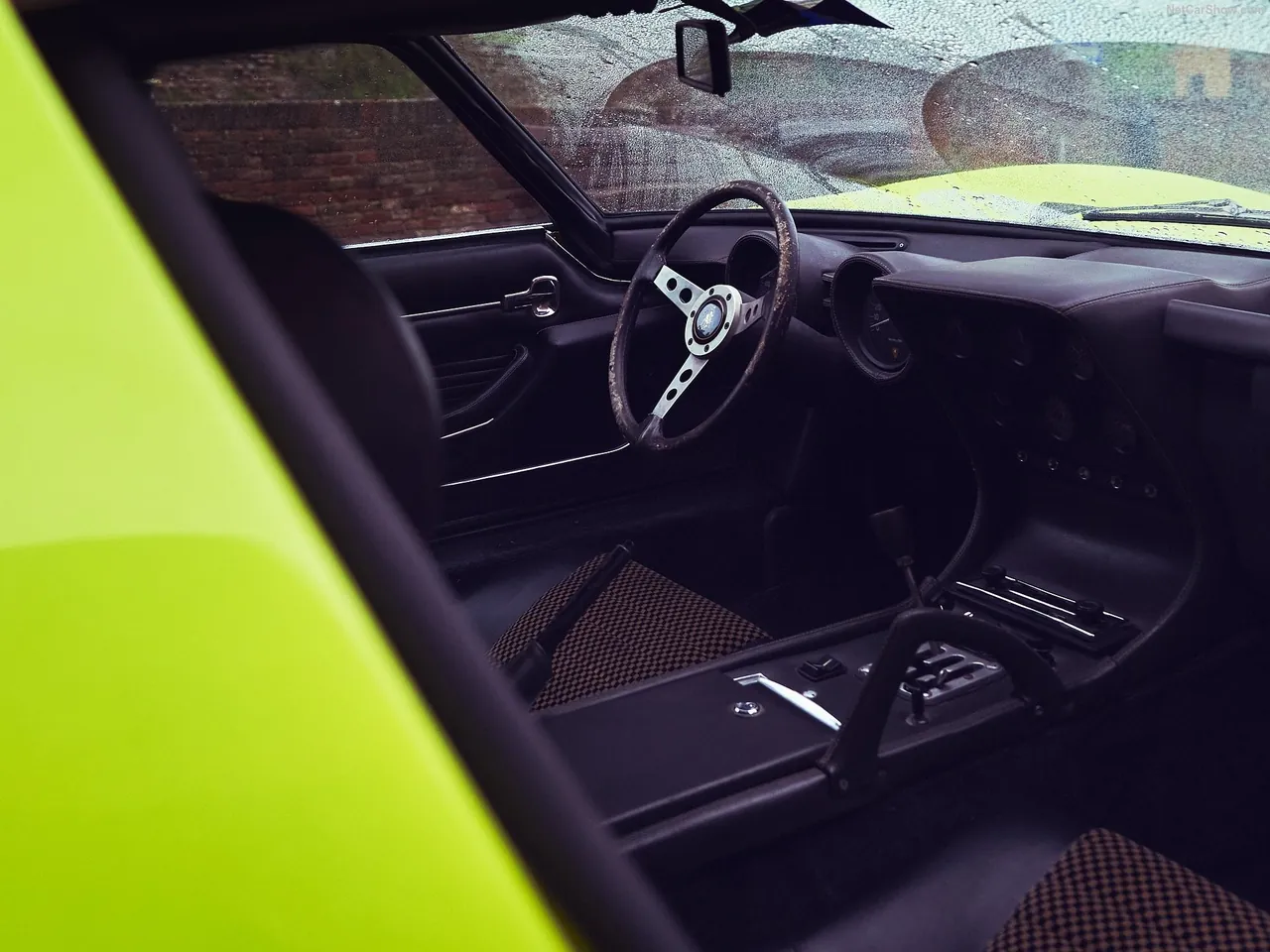 Lamborghini Miura P400 S (1969) – interiér