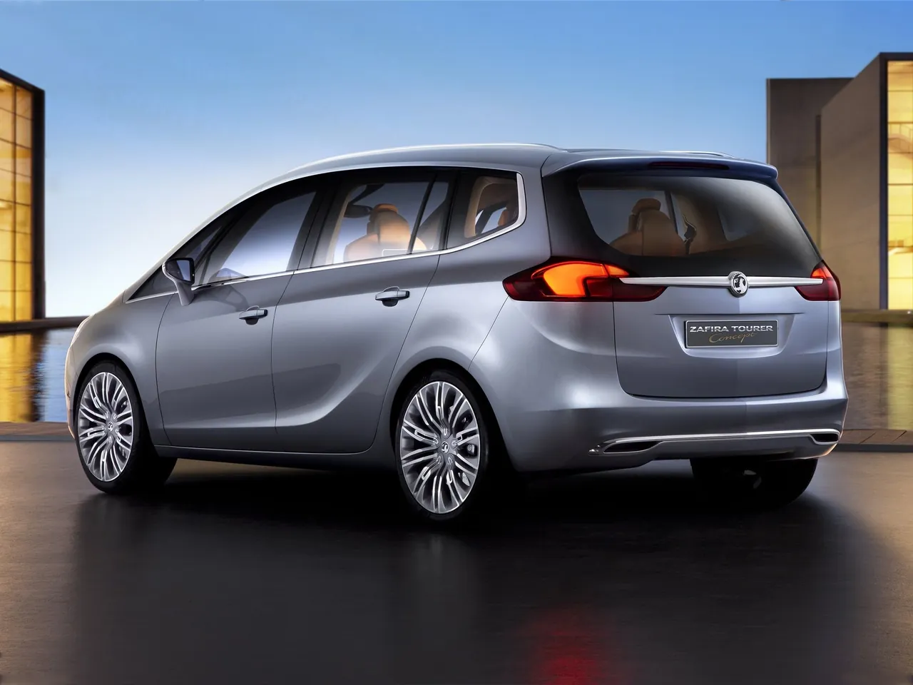 Vauxhall Zafira Tourer Concept (2011) – zadní tříčtvrteční pohled
