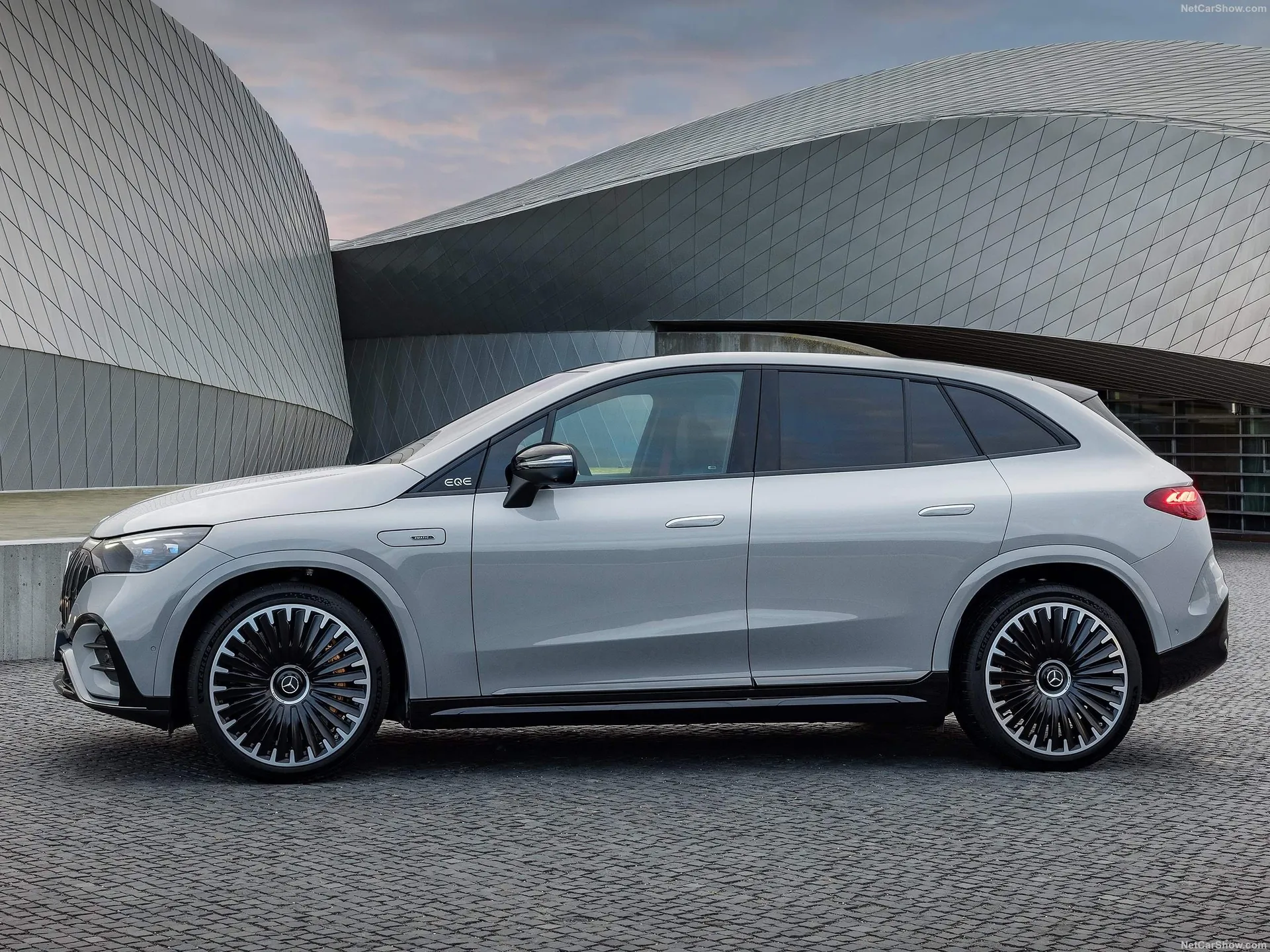 Mercedes-Benz EQE53 AMG SUV (2024) - Side Profile