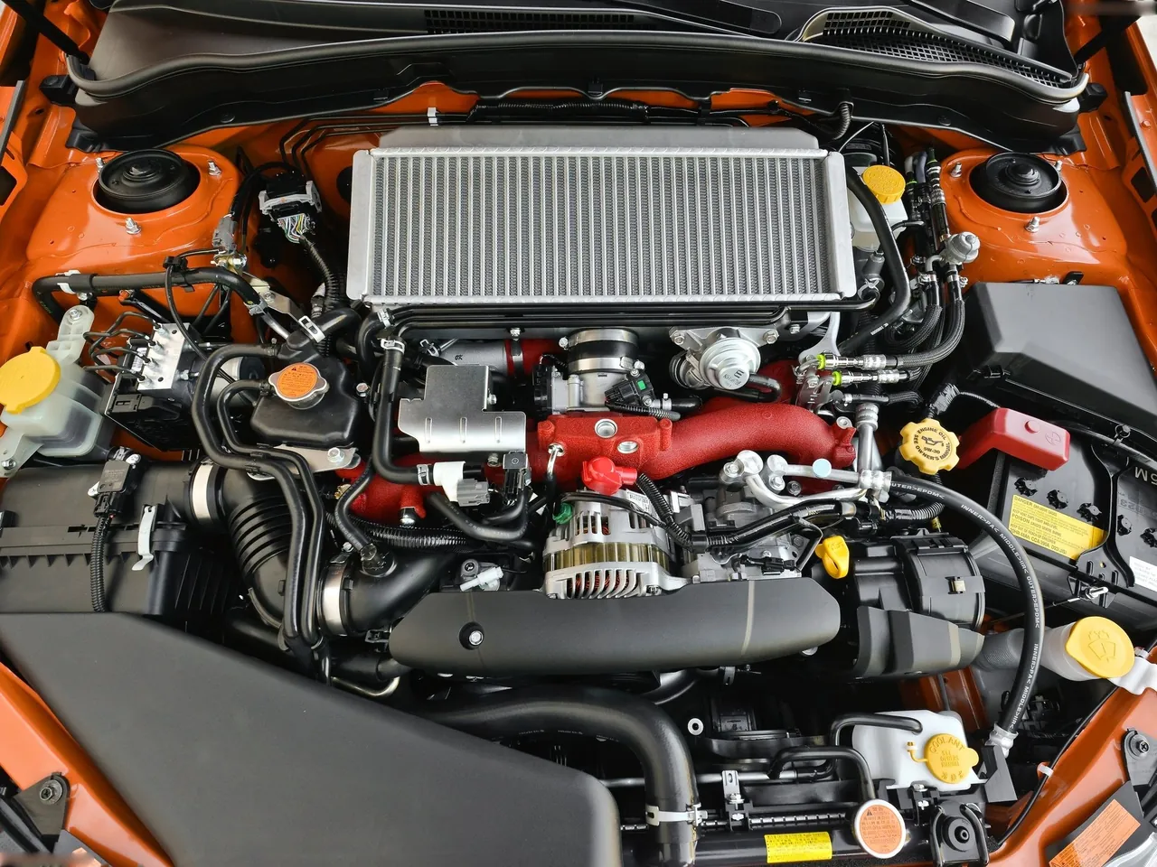 Subaru Impreza WRX STI Special Edition (2013) – motorový prostor