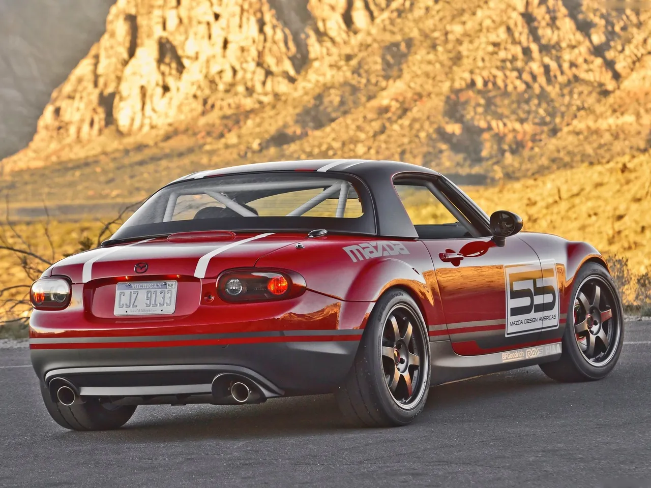 Mazda MX-5 Super 25 Concept (2012) – zadní tříčtvrteční pohled
