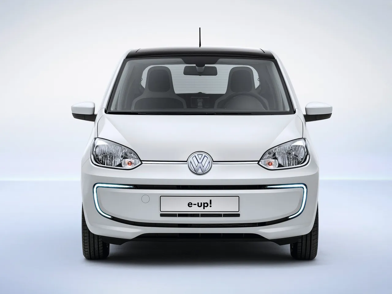 Volkswagen e-Up (2014) - Front