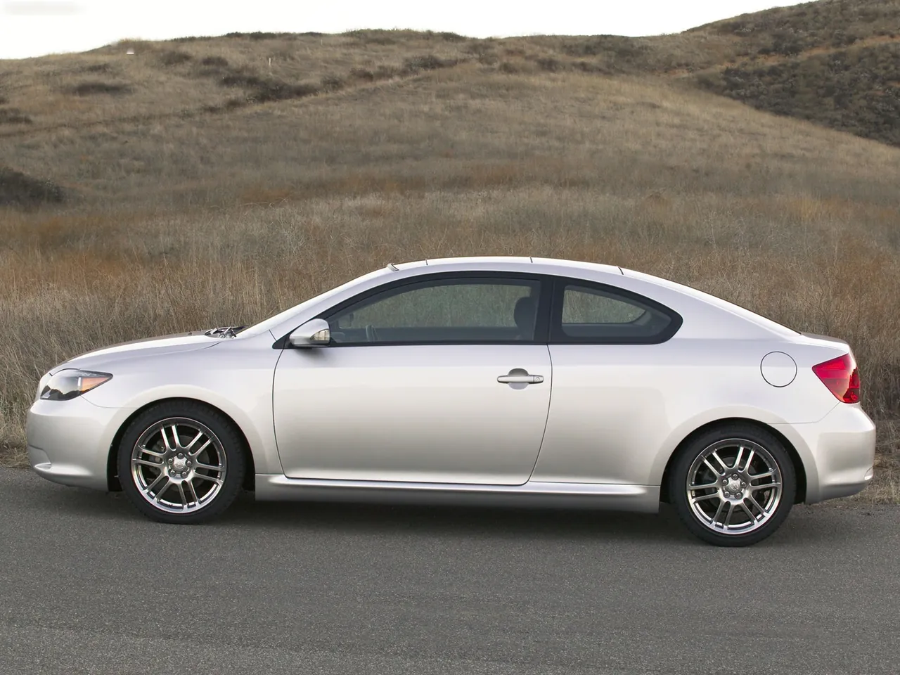 Scion tC Sport Coupe (2006) – boční profil
