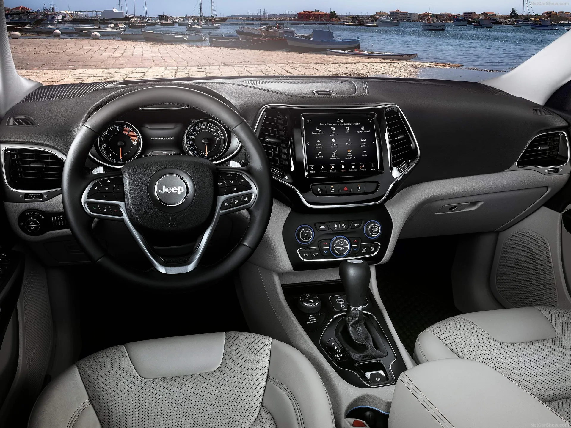 Jeep Cherokee [EU] (2019) – interiér