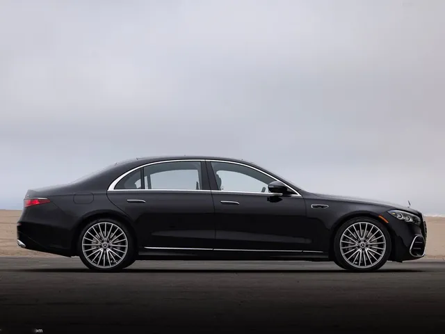 Mercedes-Benz S580 4Matic [US] (2027)