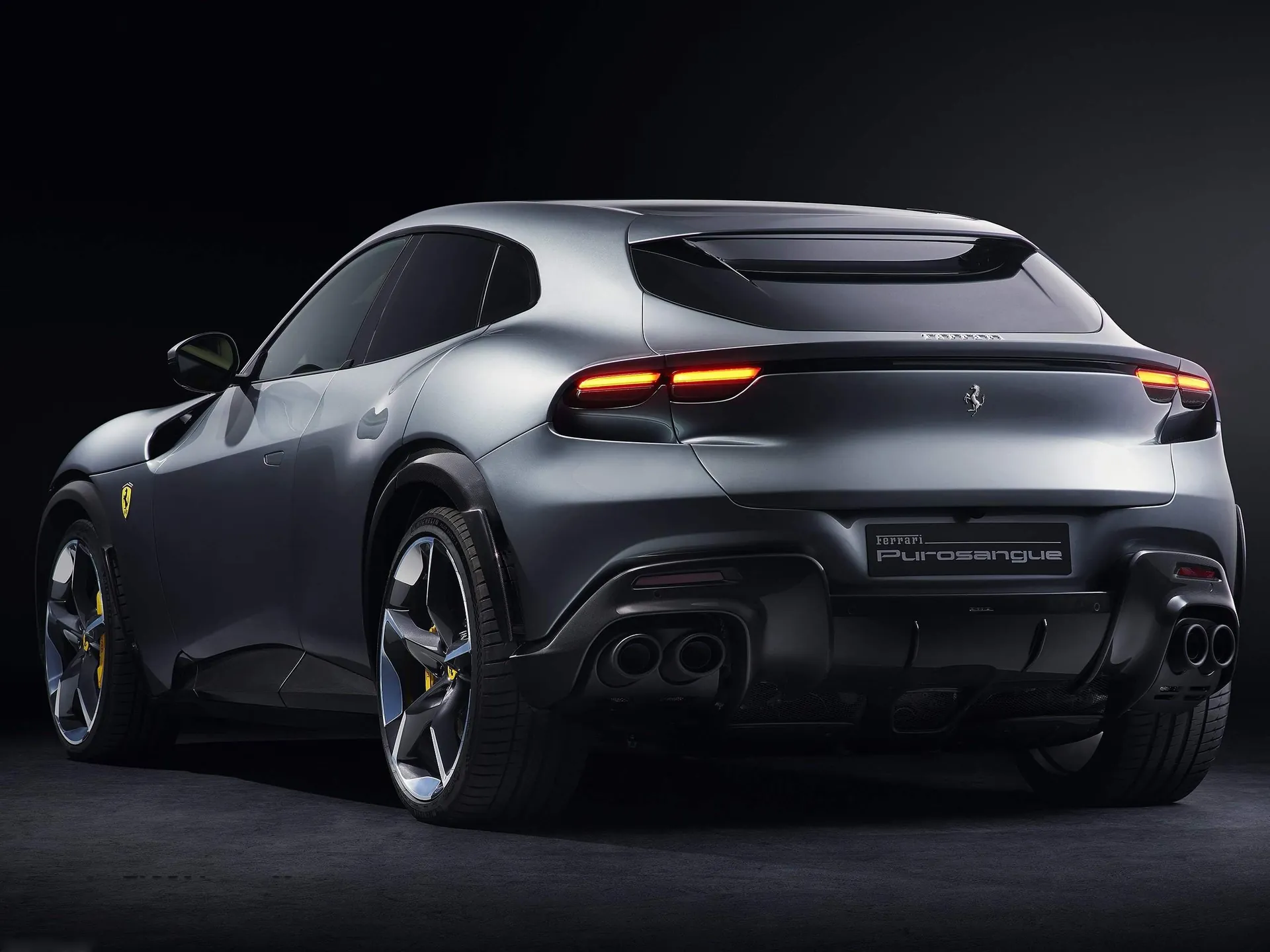 Ferrari Purosangue (2023) – zadní tříčtvrteční pohled