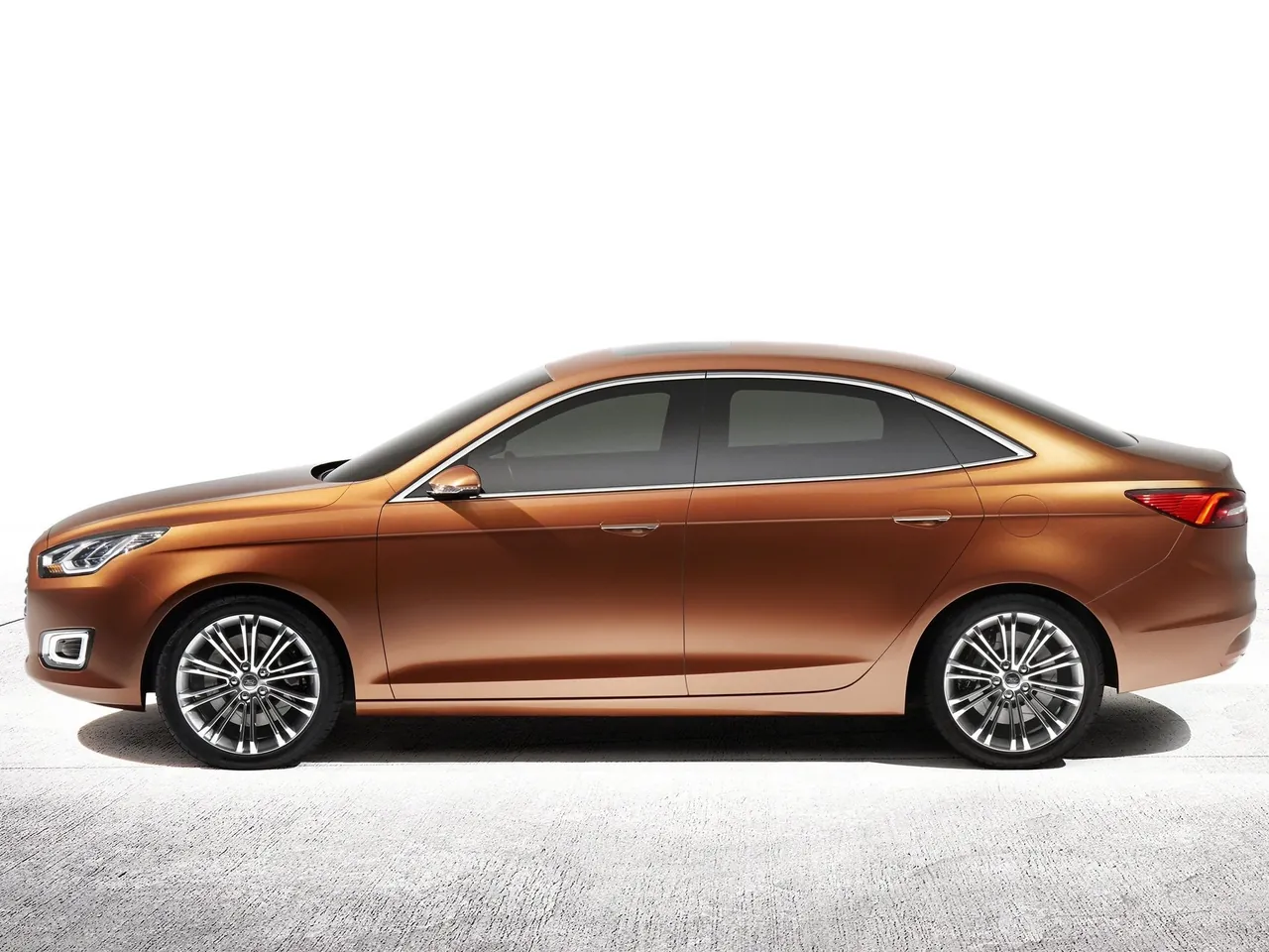 Ford Escort Concept (2013) – boční profil