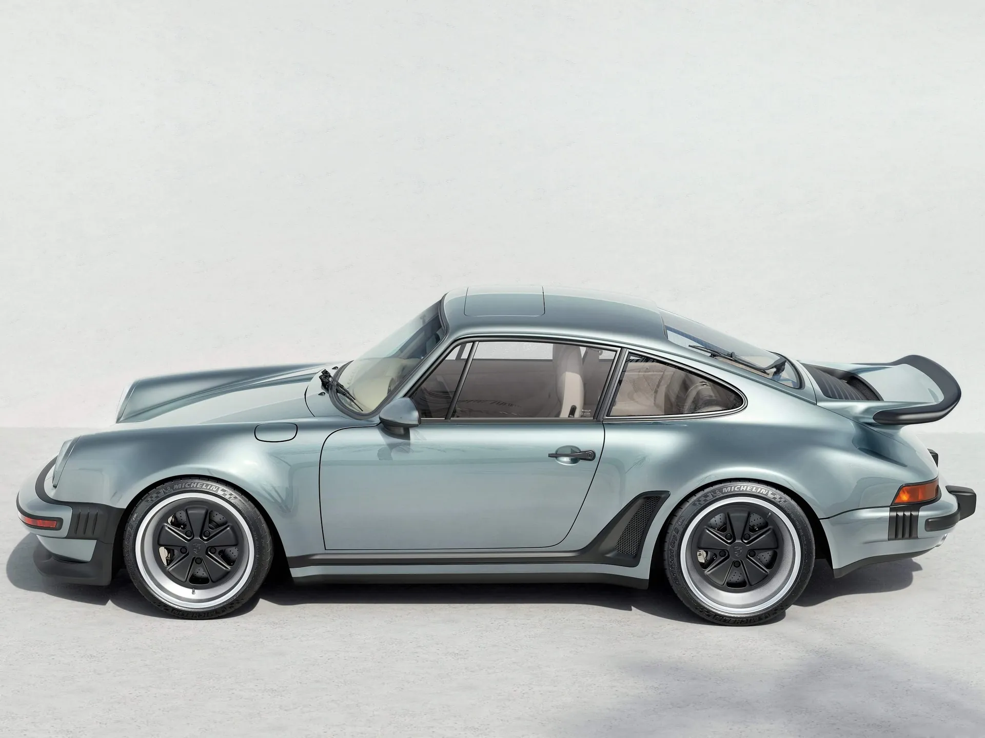 Singer Turbo Study (2022) – boční profil