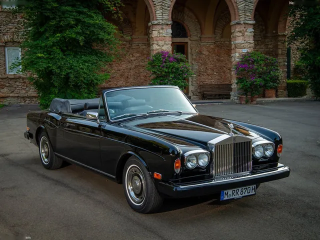 Rolls-Royce Corniche Convertible (1980)