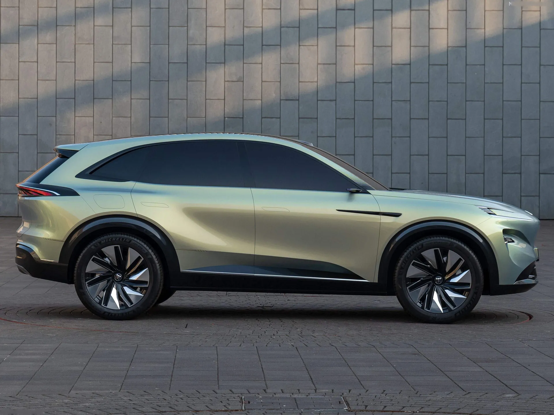 Buick Electra SUV Concept (2025) – boční profil