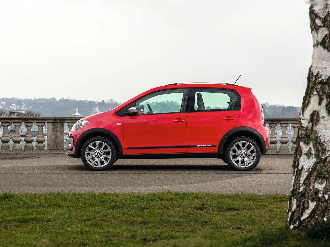 Volkswagen Cross Up (2014) – boční profil