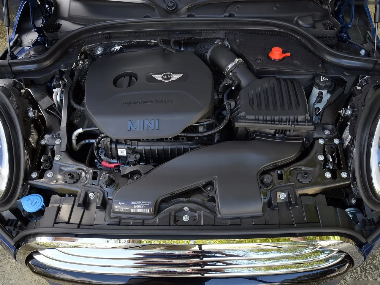 Mini Cooper (2015) – motorový prostor