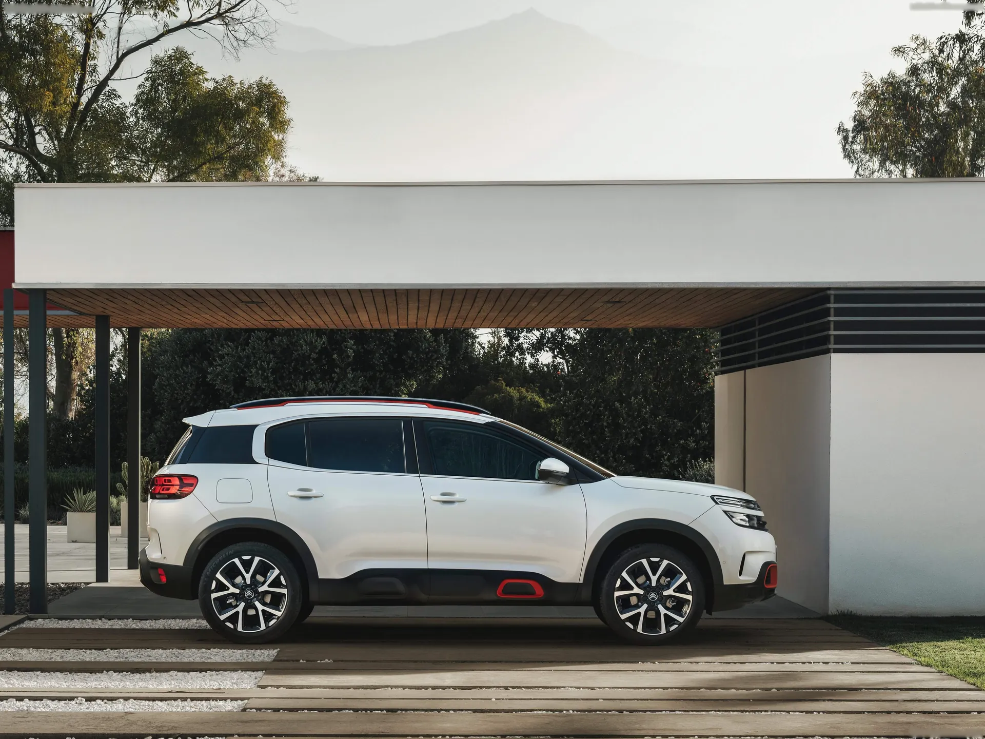Citroen C5 Aircross (2018) – boční profil