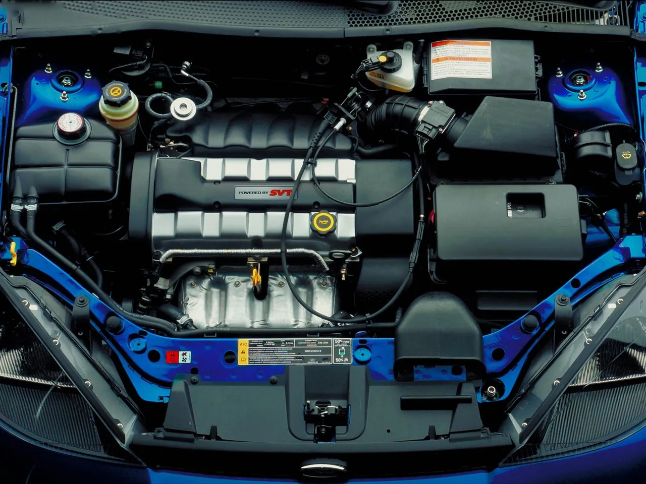 Ford SVT Focus (2002) – motorový prostor