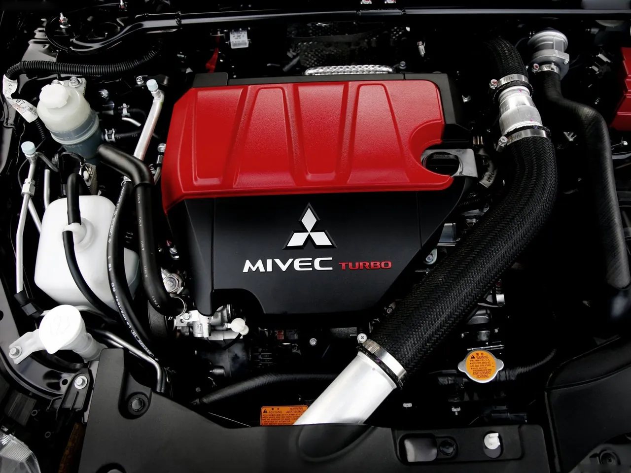 Mitsubishi Lancer Evolution X (2008) – motorový prostor